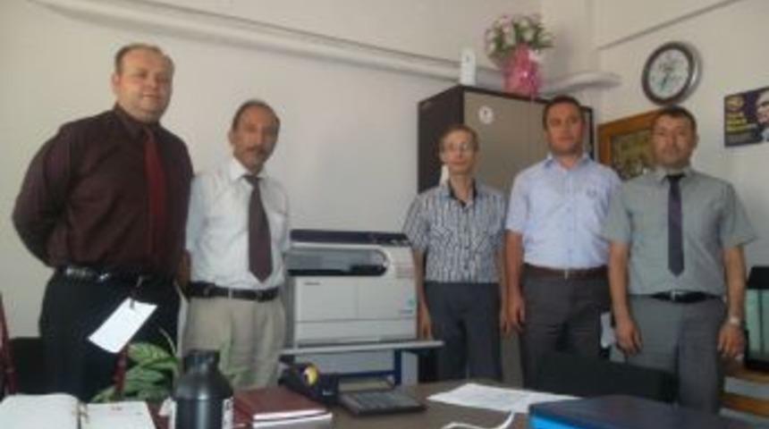 G&ouml;rdes Mehmet Akif Ersoy İlk&ouml;ğretim Okuluna Kardeş Kurumdan Bağış