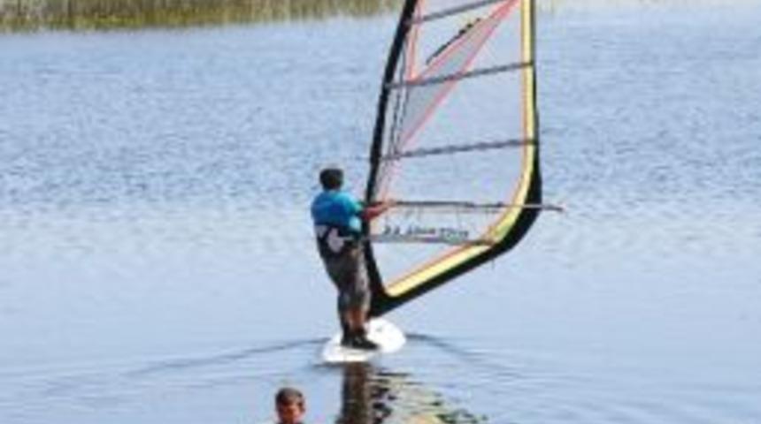 Keşiş G&ouml;l&uuml;'nde Kano Ve S&ouml;rf Keyfi