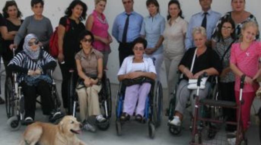 Kosovalı Engellilere K&ouml;pekli Terapi