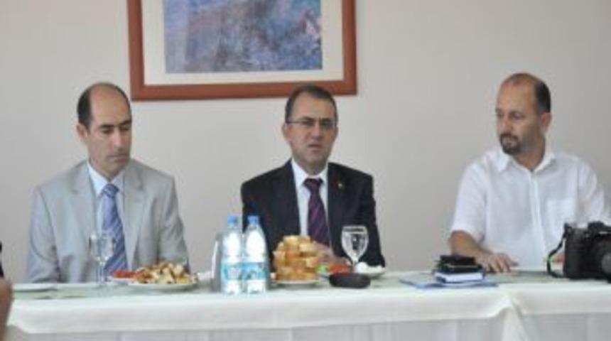 Emniyet M&uuml;d&uuml;r&uuml; Gazetecilerle Buluştu