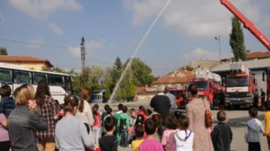 -itfaiyecilerden Miniklere Yangın Eğitimi