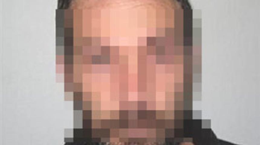 Birlikte olduğu kadınları gasp ediyor