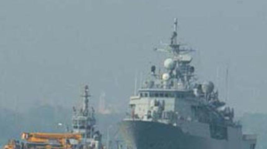 Donanma 'savaş y&uuml;k&uuml;'n&uuml; alıp hareket etti