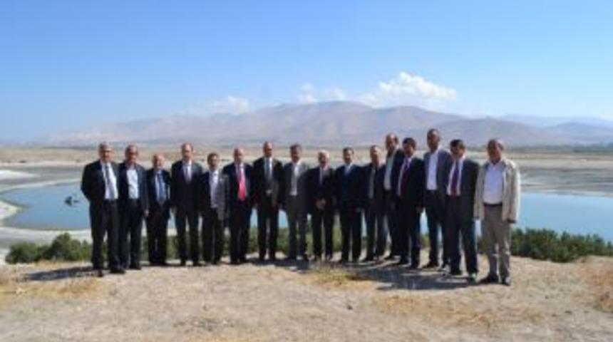 İl Genel Meclis &Uuml;yeleri Akkaya Barajında İncelemede Bulundu