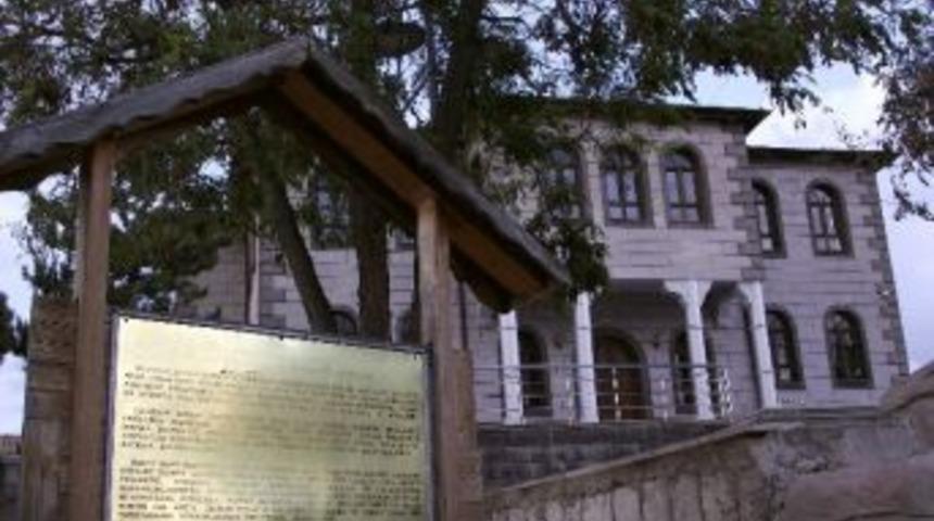 Gen&ccedil;lik Ve K&uuml;lt&uuml;r Merkezi İlgi Bekliyor