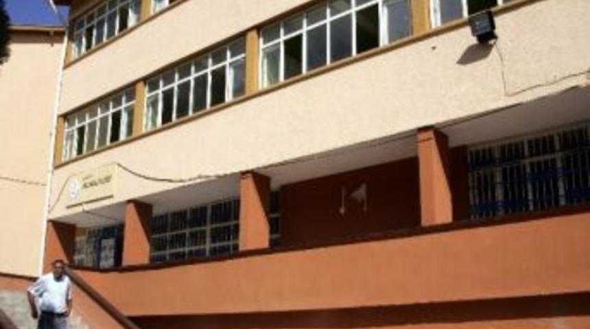 Ak&ccedil;akaleli &Ouml;ğrenciler Okula Gidemedikleri İ&ccedil;in &Uuml;zg&uuml;n