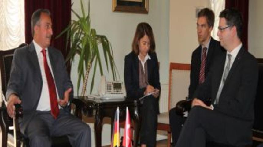 Almanya Hessen Eyaleti Parlamento &Uuml;yeleri, B&uuml;y&uuml;kşehir Belediyesi&rsquo;ni Ziyaret Etti