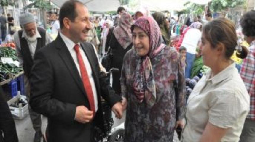Milletvekili &Ouml;z Pazar Esnafını Ziyaret Etti