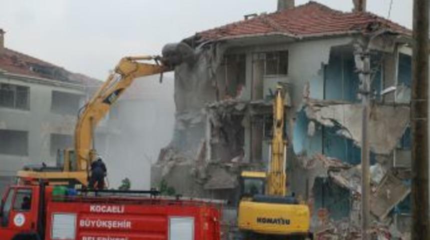 Kentsel D&ouml;n&uuml;ş&uuml;me Depremde Hasar G&ouml;ren Binalardan Başlandı