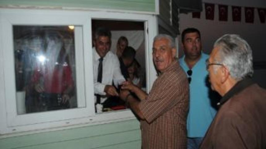 G&uuml;zelbah&ccedil;e'de &Ccedil;aylar Başkandan