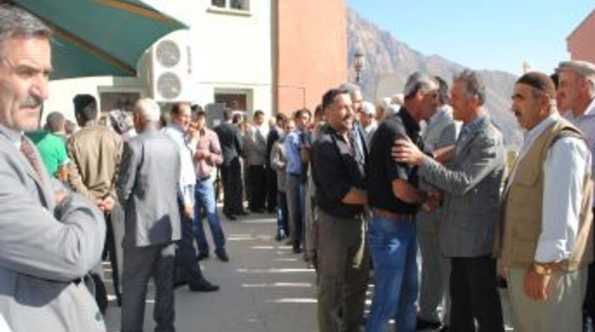 Hakkarililer Hacı Adaylarını Uğurladı