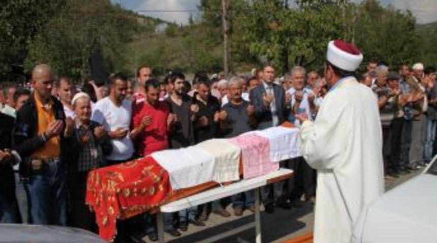 Eşi Tarafından &Ouml;ld&uuml;r&uuml;len Hediye Eski Son Yolculuğuna Uğurlandı