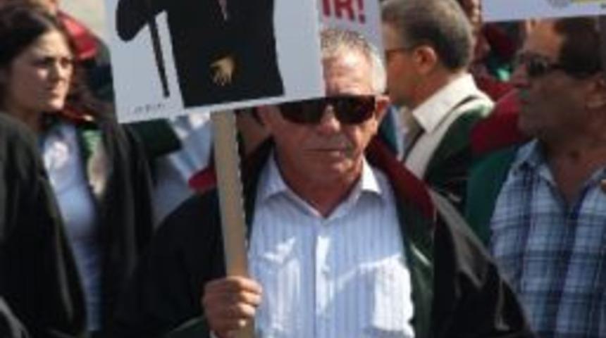 İzmir Barosu Tezkereyi Protesto Etti