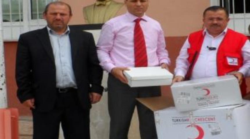 Kızılay Alaplı Şubesinden &Ouml;ğrencilere Yardım