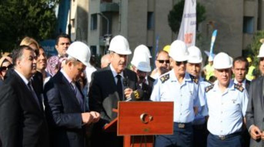 İzmir&rsquo;de 313 Bin Konut Şehir D&ouml;n&uuml;ş&uuml;m&uuml;ne T&acirc;bi Tutulacak