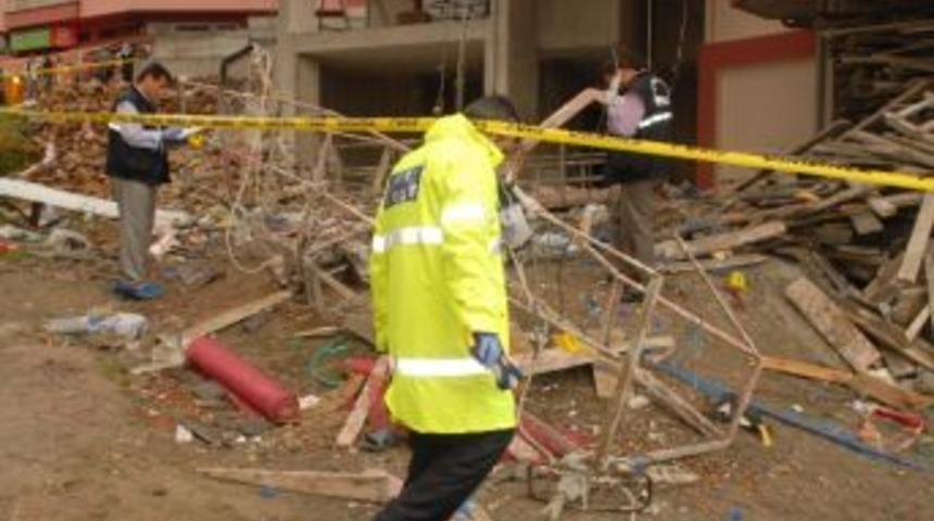 Rize'de inşaat iskelesi koptu: 2 iş&ccedil;i &ouml;ld&uuml;