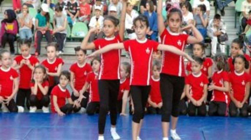 Minik Jimnastik&ccedil;iler Gangnam Style'a Karşı