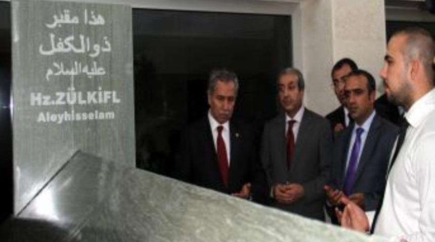 Arın&ccedil;: 3 D&ouml;nem Yasağı Olmasaydı, Diyarbakır'dan Adaylığı D&uuml;ş&uuml;n&uuml;rd&uuml;m