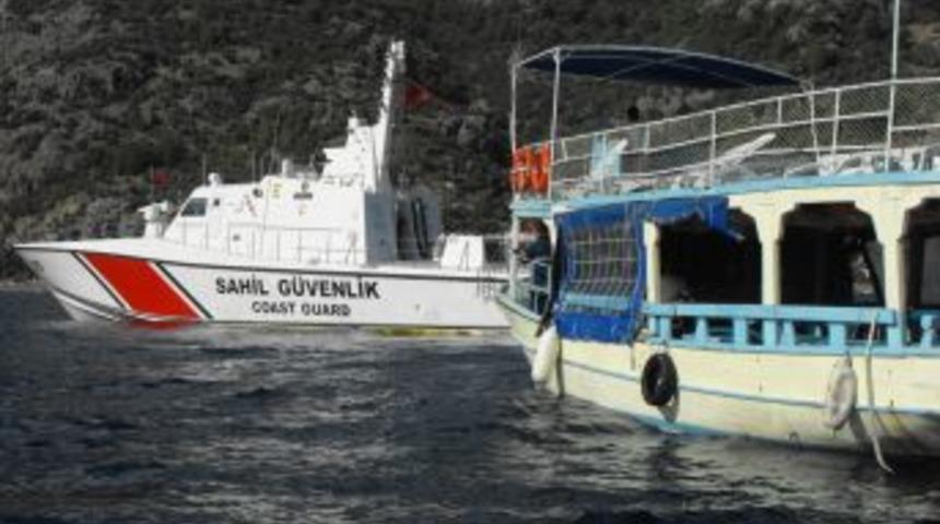 Marmaris Ve G&ouml;kova'da Iki Tekne Battı