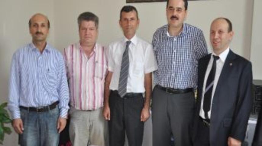 Sendikacılardan Başkan Ayaz&rsquo;a Teşekk&uuml;r Plaketi