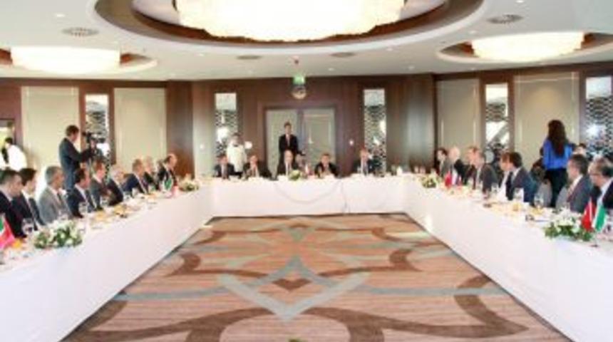 Cumhurbaşkanı Minnihanov, T&uuml;rk Işadamlarını Tataristan&rsquo;a Yatırıma &Ccedil;ağırdı