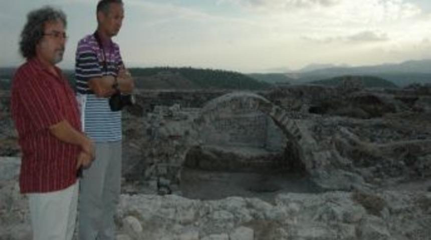 Silifke Kalesi'nde Tarih G&uuml;n Y&uuml;z&uuml;ne &Ccedil;ıkarılıyor