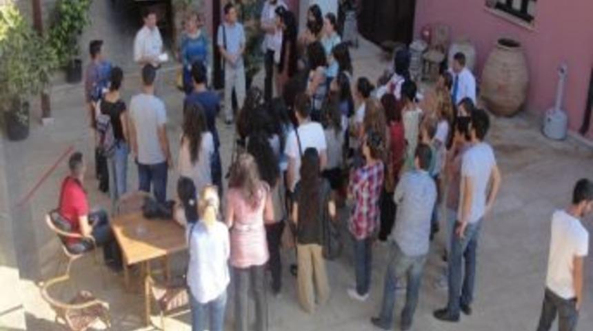 Dokuz Eyl&uuml;l Mimarlık Fak&uuml;ltesi &Ouml;ğrencileri &Ouml;ykam&rsquo;da