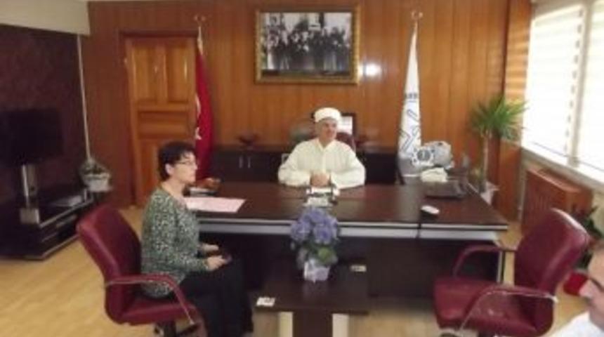 Romen Kadın M&uuml;sl&uuml;man Oldu