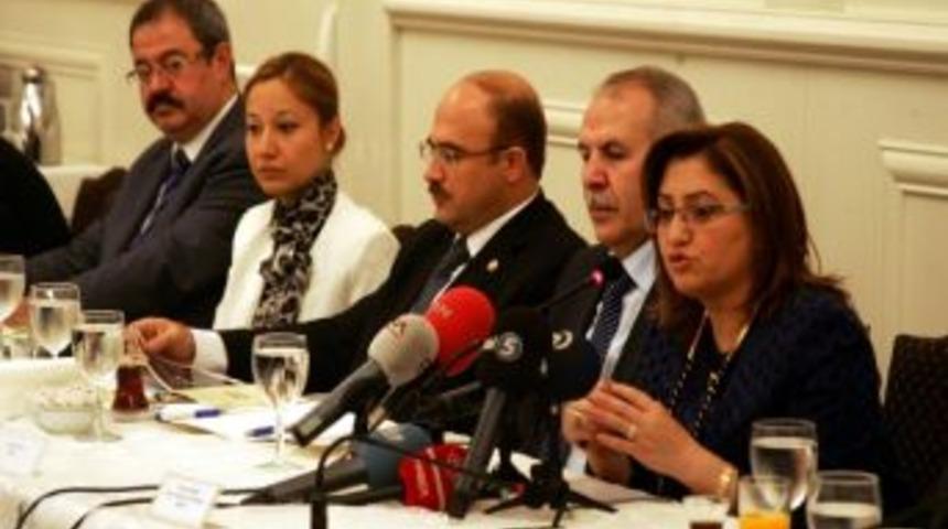 Bakan Fatma Şahin Sivil Toplum &Ouml;rg&uuml;tleriyle Bir Araya Geldi