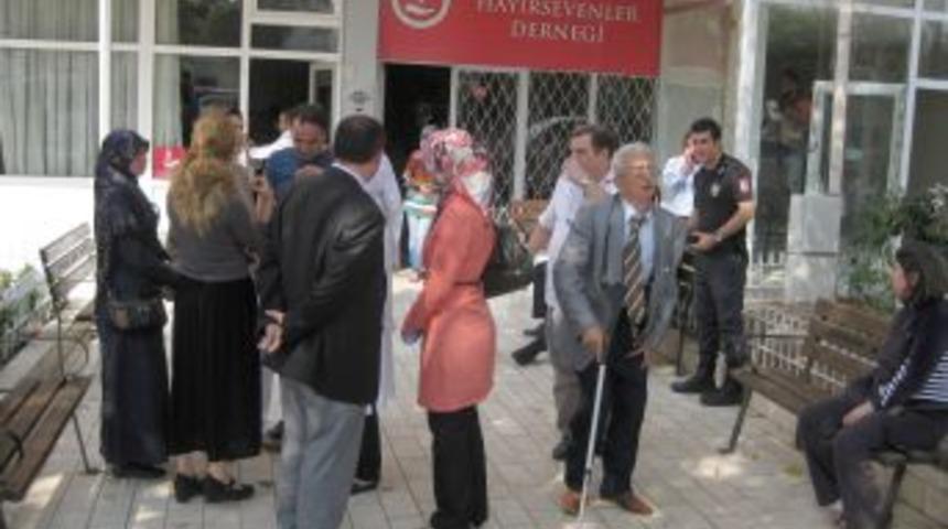 &Ouml;zel Barınma Yurdunda Kalan Yaşlılar, Devlete Ait Huzurevine Nakledildi