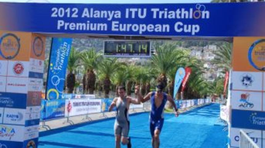 Alanya'daki Triatlon Da Rus Ve T&uuml;rk Sporcular Damgasını Vuruyor