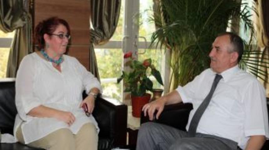 D&uuml;nya Kadın Liderler Temsilcisi Per&ccedil;in, Belediye Başkanı Yılmaz&rsquo;ı Ziyaret Etti