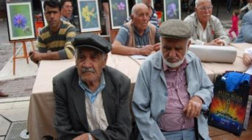 &ldquo;kozan Kalesi &Ccedil;i&ccedil;ekleri Ve Karacaoğlan&rdquo; Fotoğraf Sergisi A&ccedil;ıldı