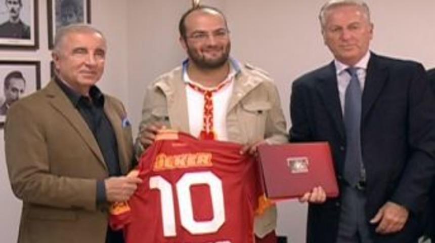 Gazi Serkan Berkem, Galatasaray Spor Kul&uuml;b&uuml; &Uuml;yesi Oldu