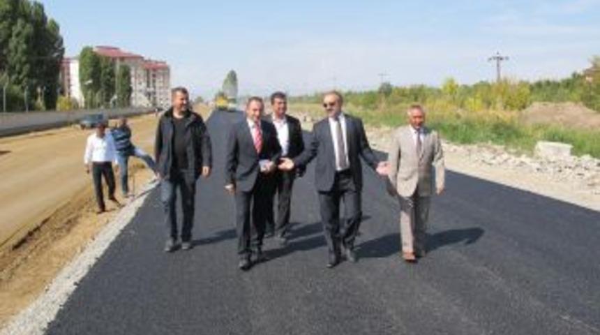 &Uuml;niversite Yolu Asfalta Kavuştu