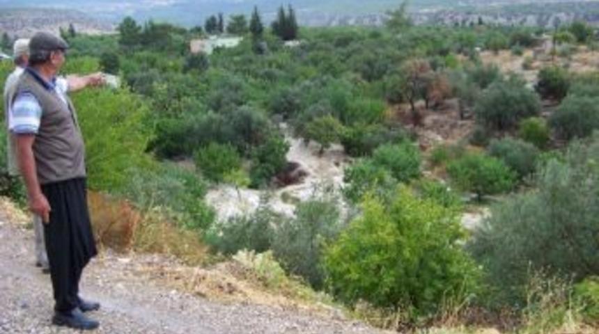 Mut&rsquo;ta Meyve Bah&ccedil;eleri Sel Suları Altında Kaldı