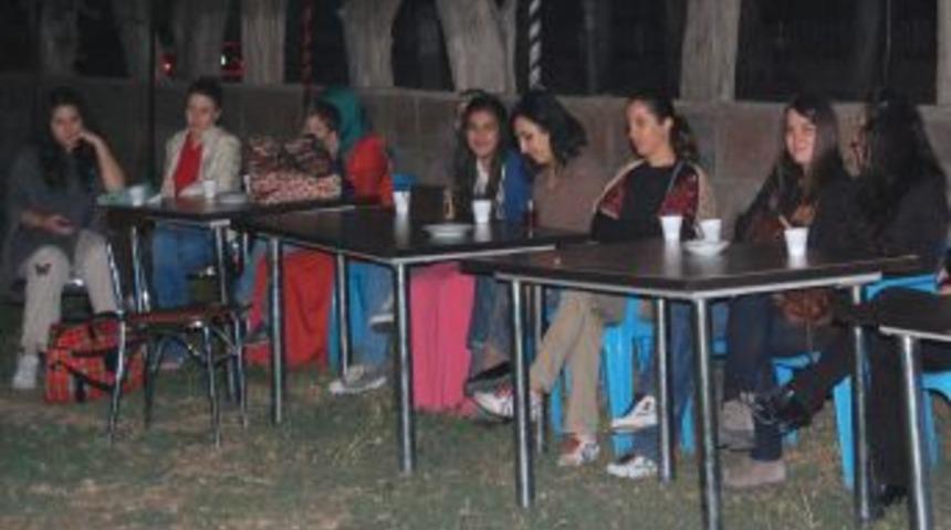 Tatvan&rsquo;da &Ouml;ğretmenler I&ccedil;in Moral Gecesi D&uuml;zenlendi