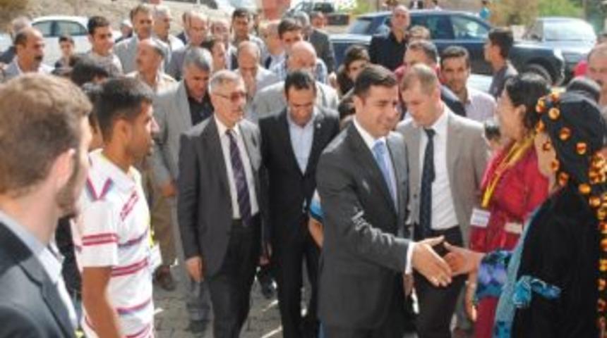 Demirtaş&rsquo;tan Başbakan Erdoğan&rsquo;a &Ccedil;ağrı