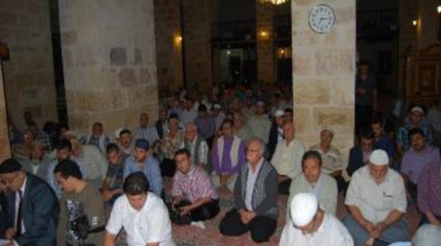 Tarihi Hoşkadem Camisi'nde Kur'an Ziyafeti