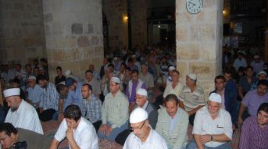 M&uuml;ft&uuml; Beydoğan: Kur'an-ı Kerim, Sadece &Ouml;l&uuml;lere Okunması I&ccedil;in Indirilmedi