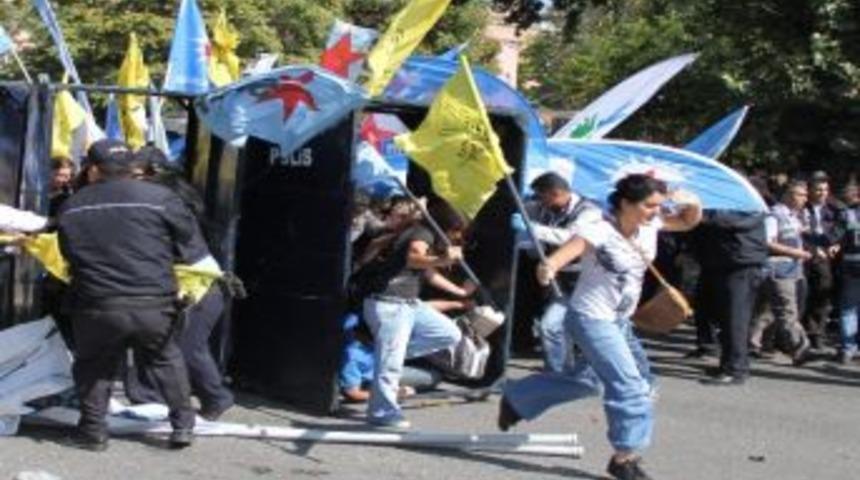 'laik Demokratik T&uuml;rkiye İ&ccedil;in Eşit Yurttaşlık' Mitinginde Arbede