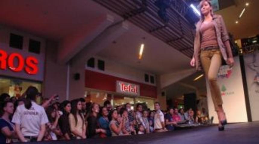 Denizli&rsquo;de Moda G&uuml;nleri