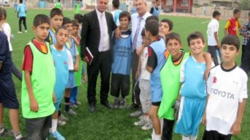 Araban&rsquo;da &Ouml;ğrencilere Futbol Projesi