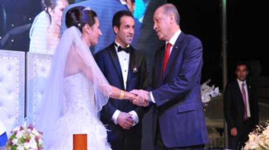 Kara, Başbakan Erdoğan'dan Şampiyonlar Yetiştirmek I&ccedil;in Salon Istedi