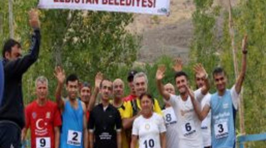 170 Km'lik Ultramaraton Koşusunda Sadık Şahin Birinci Oldu