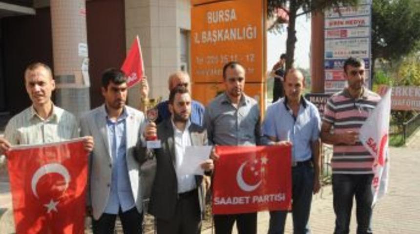 H&uuml;k&uuml;mete, Zam Şampiyonluğu Kupası Verdiler