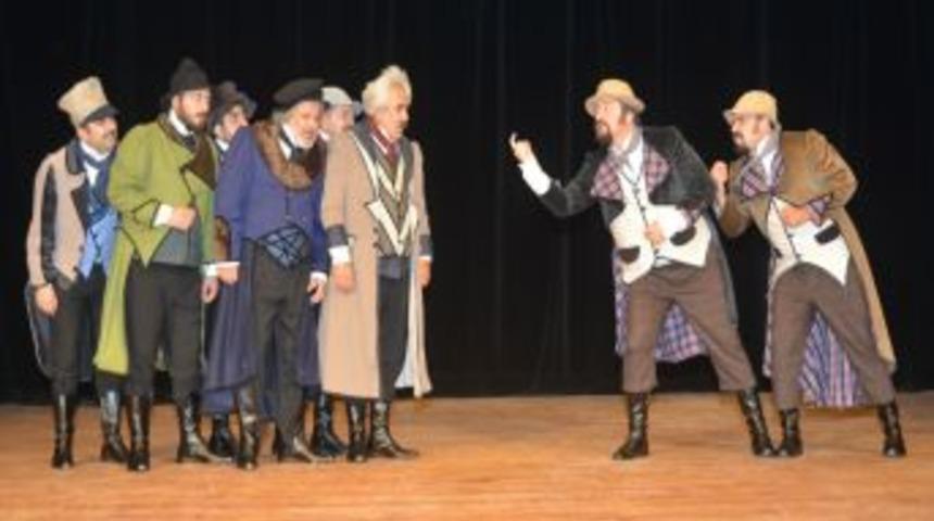 Şehir Tiyatrosu 'misafirle' Perde Diyor