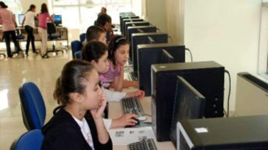 Karatay&rsquo;da &Uuml;cretsiz İnternet Evleri Yoğun İlgi G&ouml;r&uuml;yor