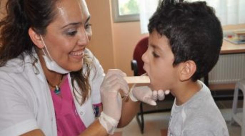 &Uuml;lkem Koleji &Ouml;ğrencileri Diş Taramasından Ge&ccedil;ti