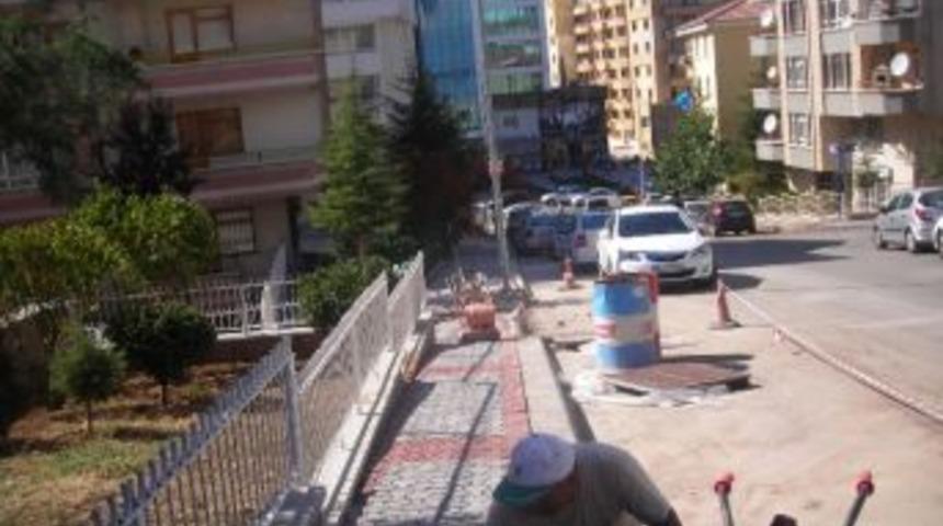 &Ccedil;ankaya&rsquo;da Kaldırımlar Yenileniyor
